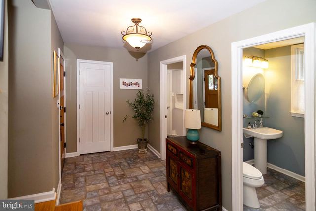 1353 VALLEE DR, West Deptford, NJ 08096