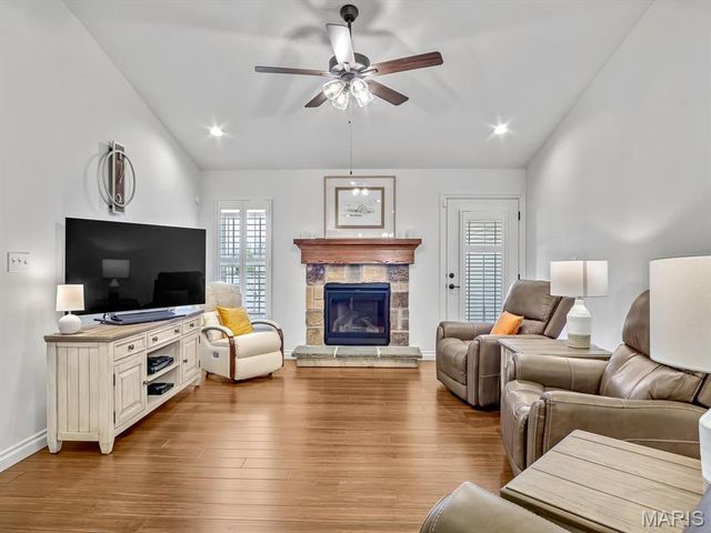 7300 FULHAM Lane B, Troy, IL 62294