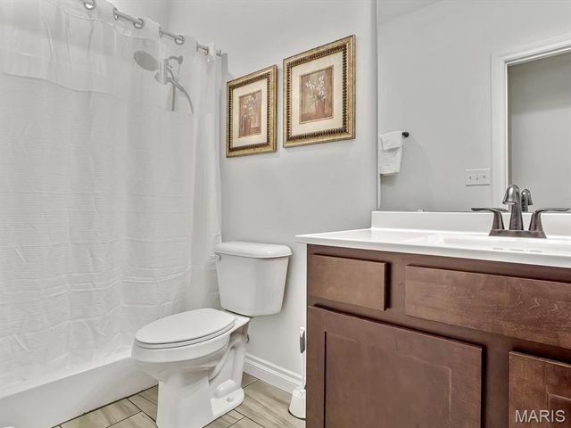 7300 FULHAM Lane B, Troy, IL 62294