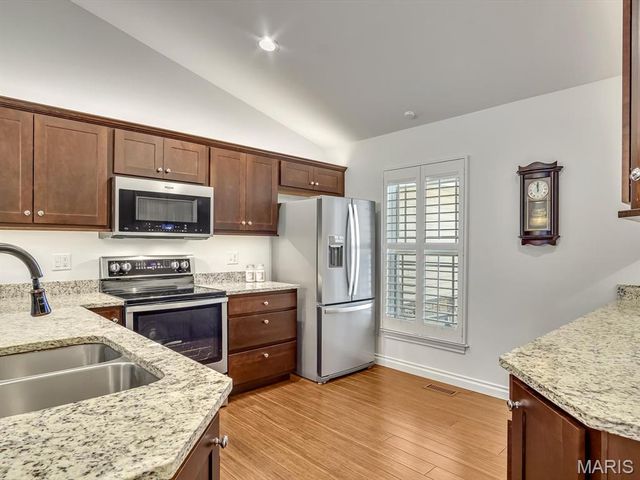 7300 FULHAM Lane B, Troy, IL 62294