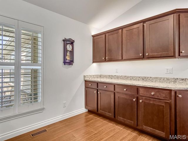 7300 FULHAM Lane B, Troy, IL 62294