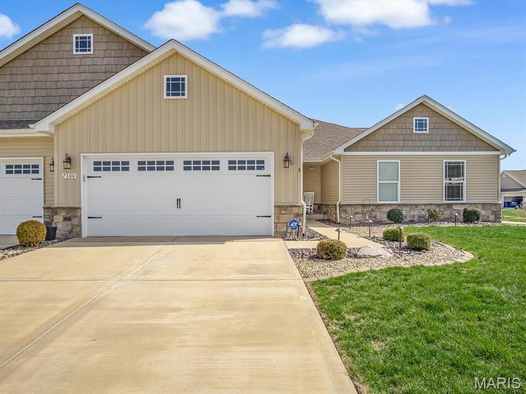 7300 FULHAM Lane B, Troy, IL 62294