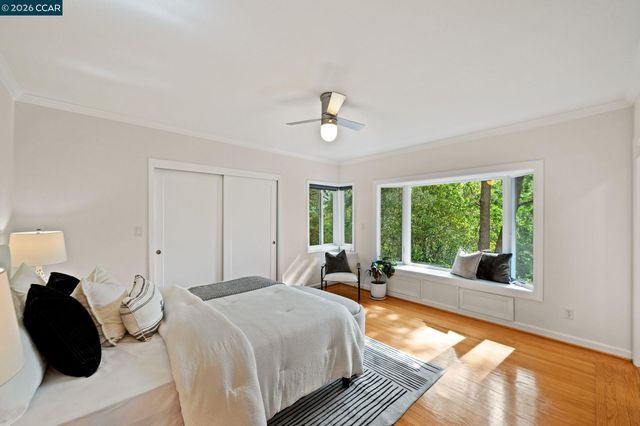 13 La Plaza Dr, Orinda, CA 94563
