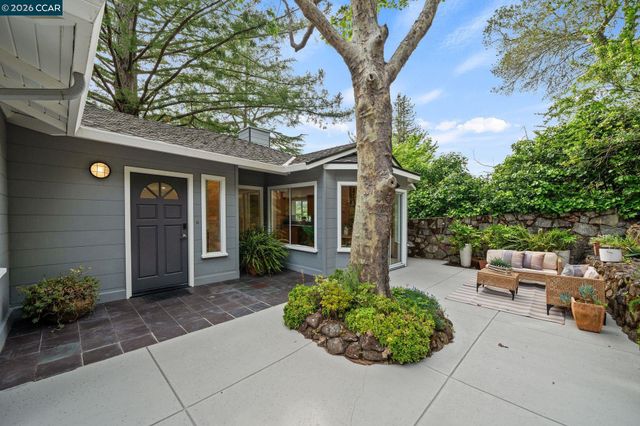 13 La Plaza Dr, Orinda, CA 94563