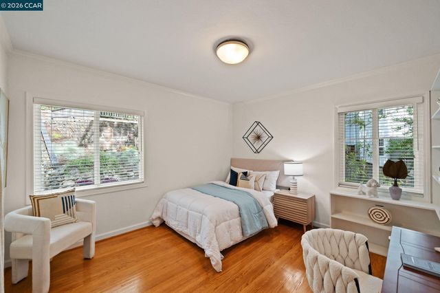 13 La Plaza Dr, Orinda, CA 94563