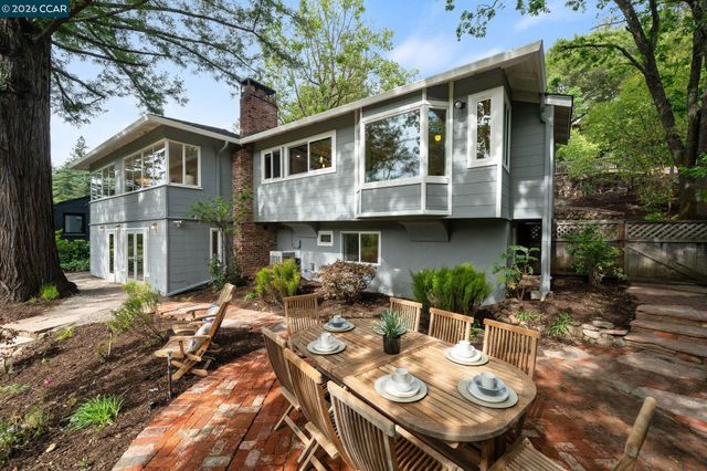 13 La Plaza Dr, Orinda, CA 94563