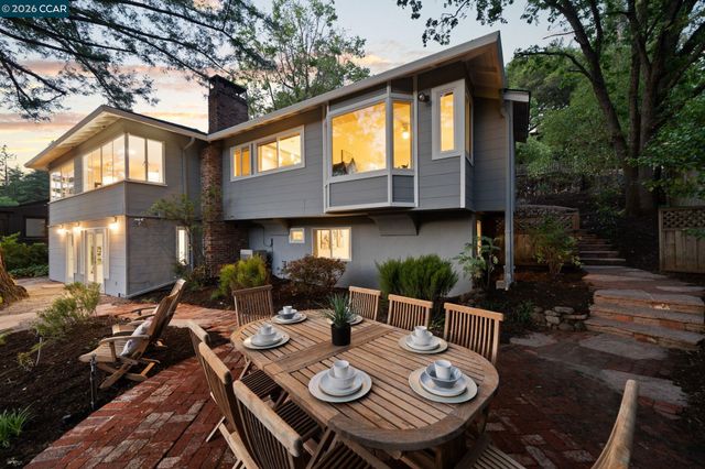 13 La Plaza Dr, Orinda, CA 94563