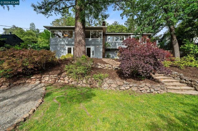 13 La Plaza Dr, Orinda, CA 94563