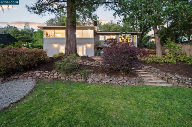13 La Plaza Dr, Orinda, CA 94563