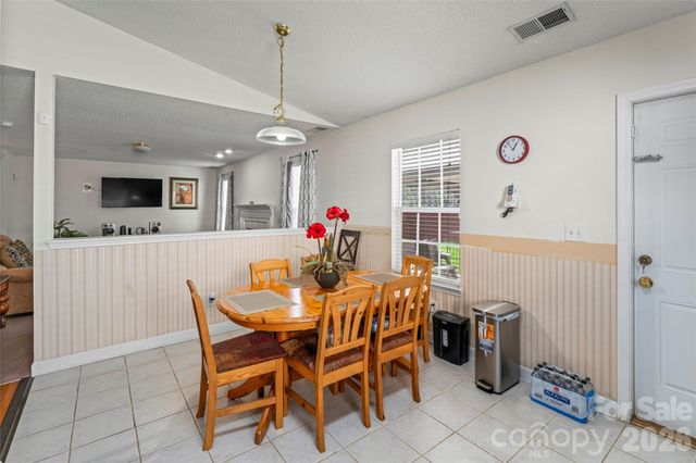 6243 Day Lilly Lane, Charlotte, NC 28216