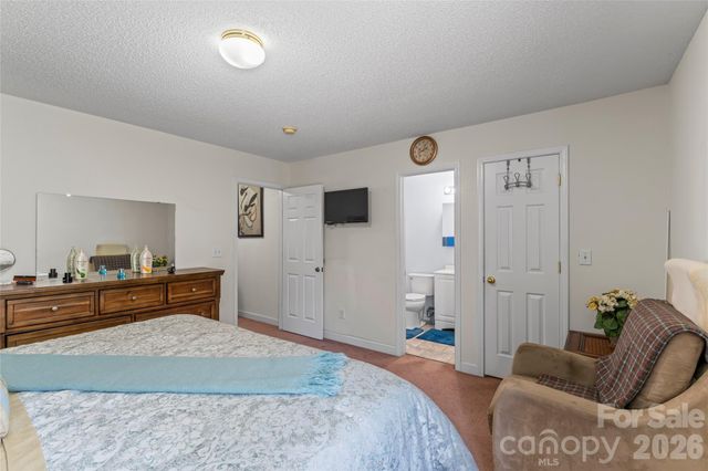 6243 Day Lilly Lane, Charlotte, NC 28216