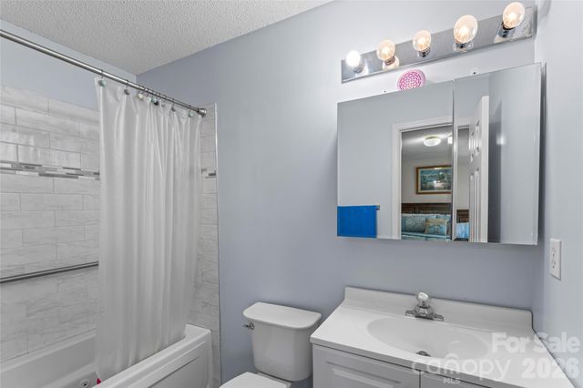 6243 Day Lilly Lane, Charlotte, NC 28216