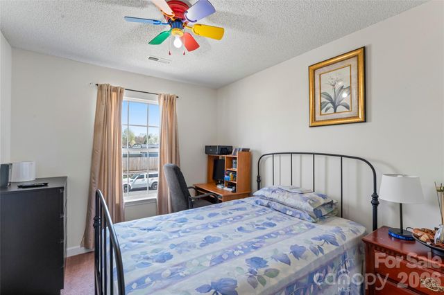 6243 Day Lilly Lane, Charlotte, NC 28216