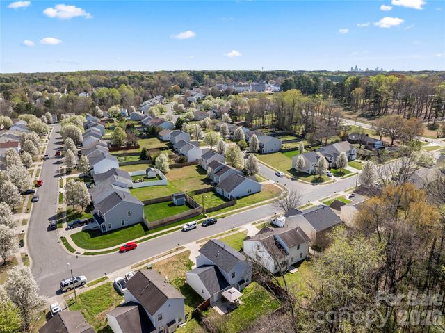 6243 Day Lilly Lane, Charlotte, NC 28216