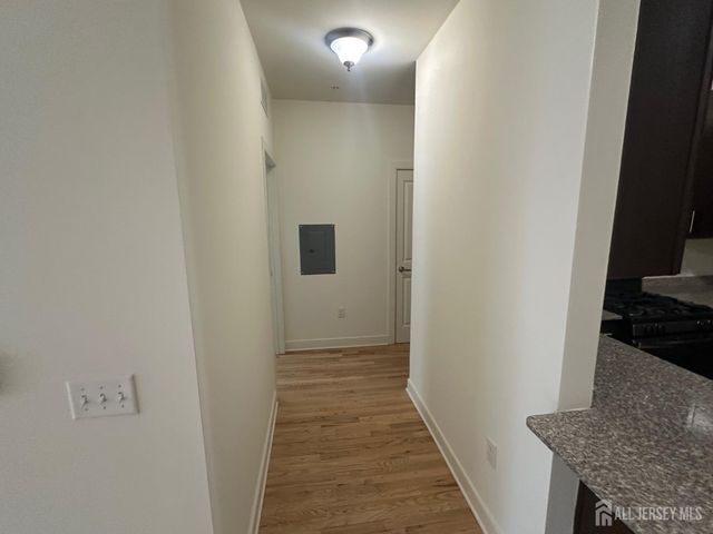 88 Roosevelt Avenue 227, Carteret, NJ 07008