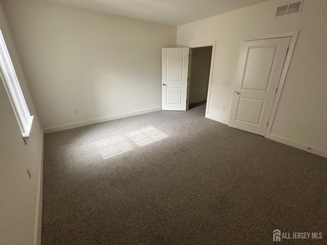 88 Roosevelt Avenue 227, Carteret, NJ 07008