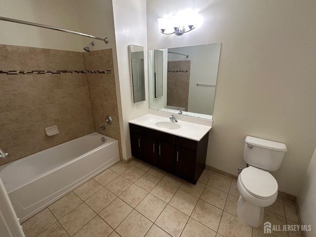 88 Roosevelt Avenue 227, Carteret, NJ 07008