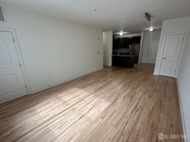 88 Roosevelt Avenue 227, Carteret, NJ 07008