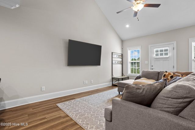 127 Lark Drive, West End, NC 27376