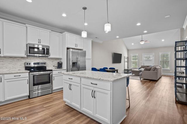 127 Lark Drive, West End, NC 27376