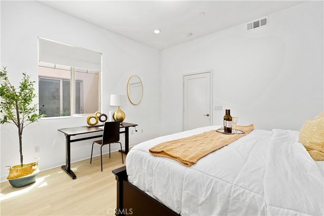 129 Terrapin, Irvine, CA 92618