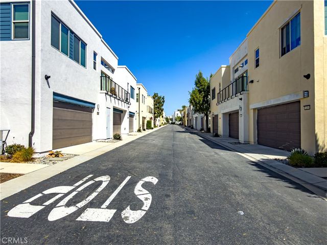 129 Terrapin, Irvine, CA 92618