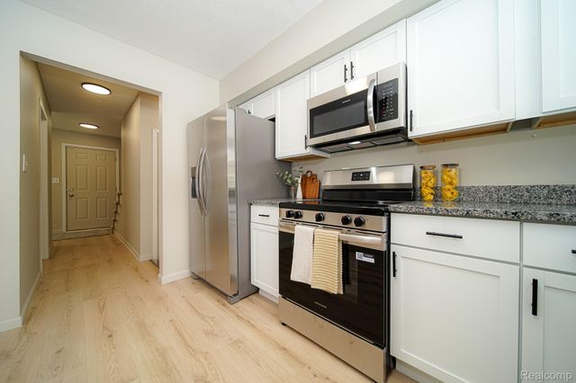 6578 Greene Haven Drive, Independence Charter Township, MI 48348