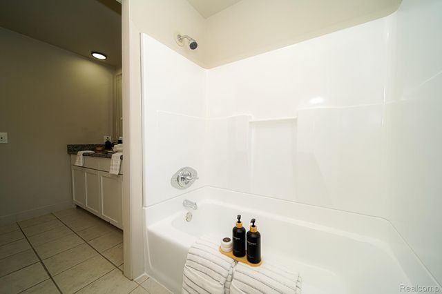 6578 Greene Haven Drive, Independence Charter Township, MI 48348