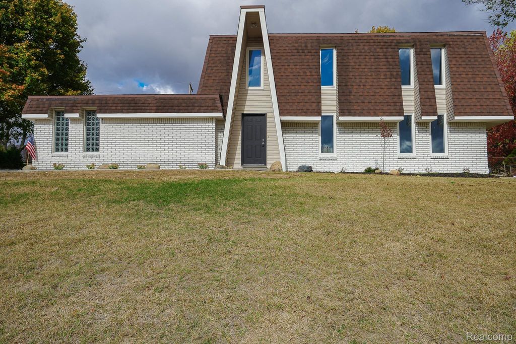 6578 Greene Haven Drive, Independence Charter Township, MI 48348