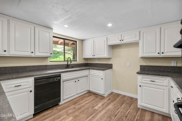 29570 Butterfield Way, Tehachapi, CA 93561