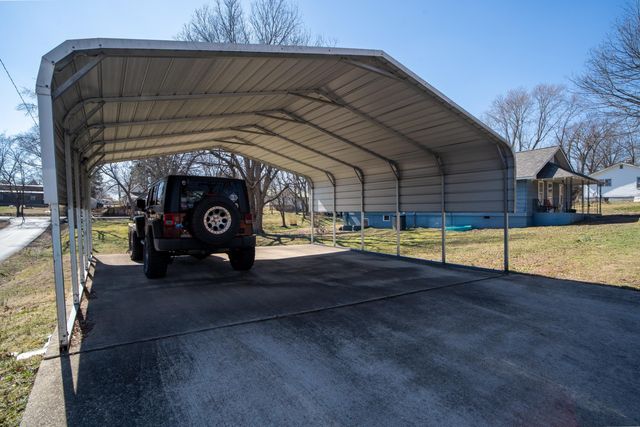 400 Couch Street, Alton, MO 65606