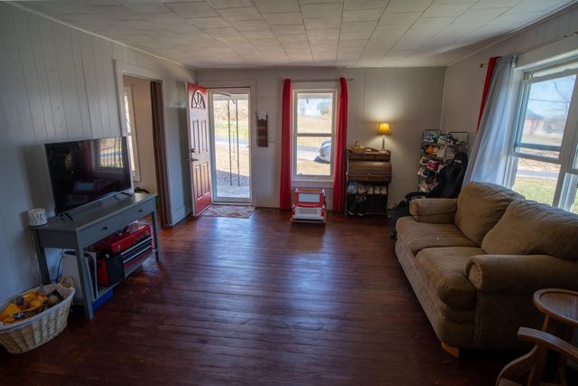 400 Couch Street, Alton, MO 65606