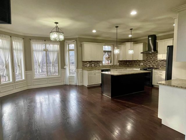 50181 Dante Court, New Baltimore, MI 48047