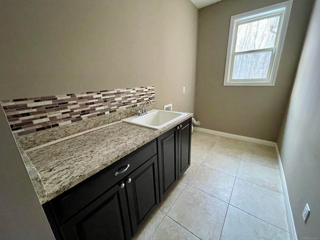 50181 Dante Court, New Baltimore, MI 48047