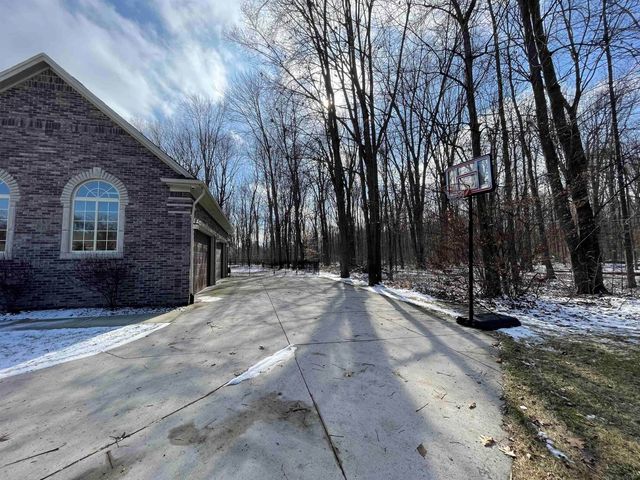 50181 Dante Court, New Baltimore, MI 48047