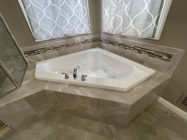 50181 Dante Court, New Baltimore, MI 48047