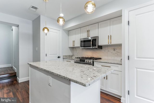 2511 WEST ST SE, Washington, DC 20020