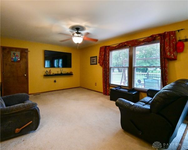 2424 Rockingham Drive, Troy, OH 45373