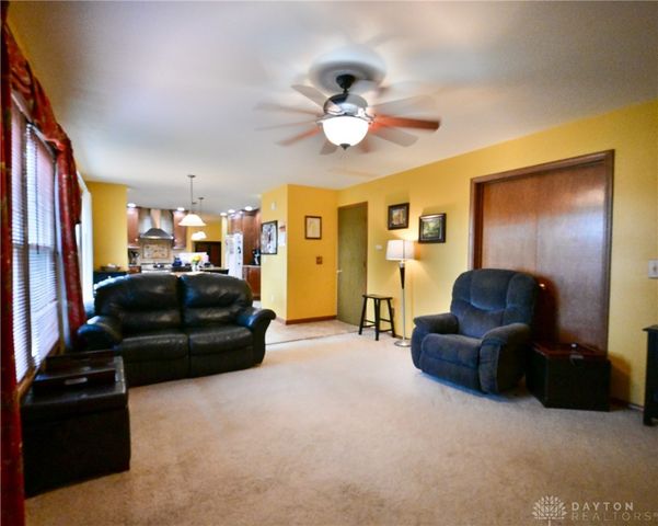 2424 Rockingham Drive, Troy, OH 45373