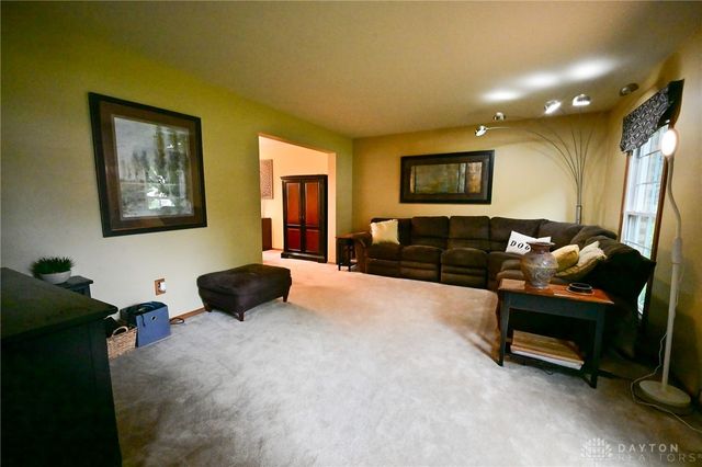 2424 Rockingham Drive, Troy, OH 45373