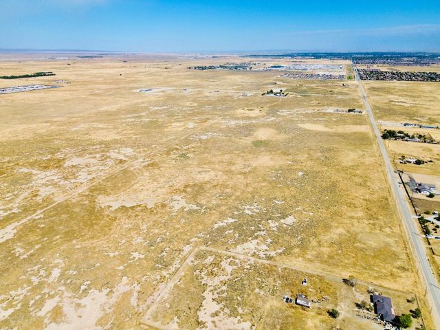 Newgrove St Vic 80 Stw, Del Sur, CA 93536