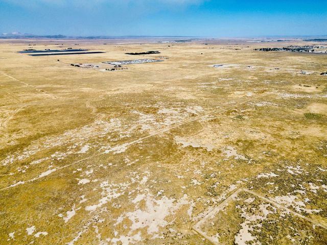 Newgrove St Vic 80 Stw, Del Sur, CA 93536