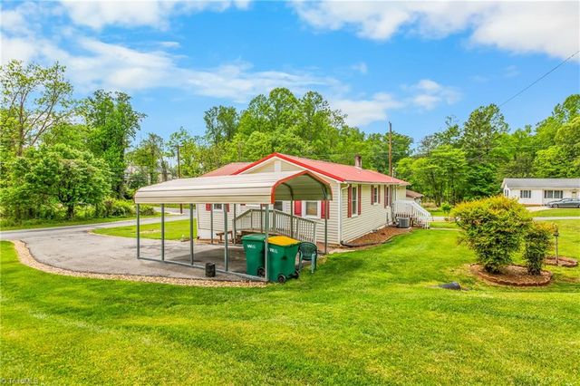 103 Howard Street, Pilot Mountain, NC 27041