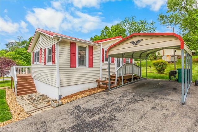 103 Howard Street, Pilot Mountain, NC 27041