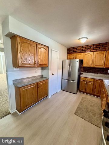 4703 ST DENIS DR, Philadelphia, PA 19114