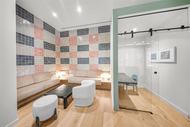 11 NE 6th Street 907, Miami, FL 33132