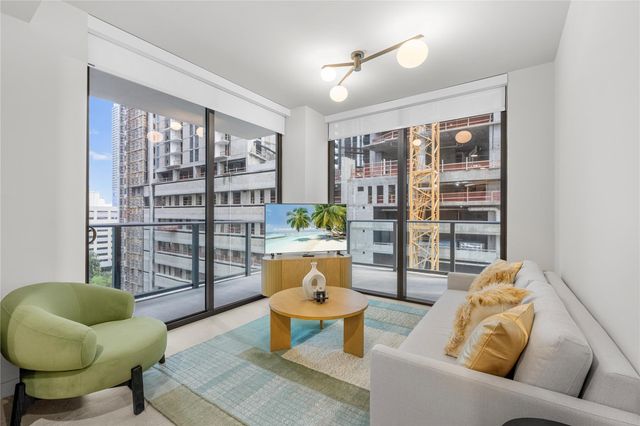 11 NE 6th Street 907, Miami, FL 33132