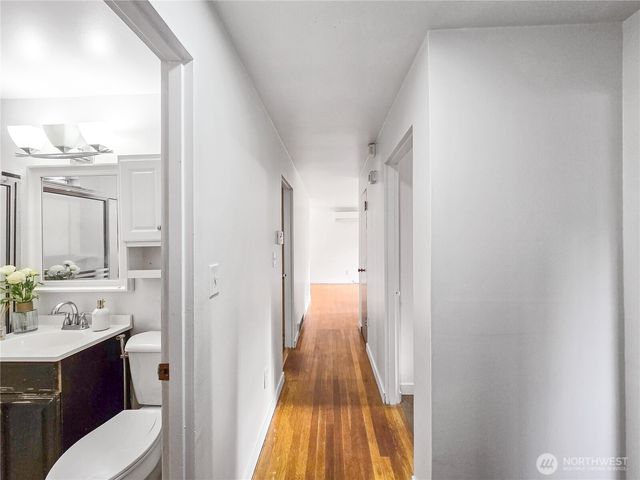 11144 Woodward Avenue S, Seattle, WA 98178