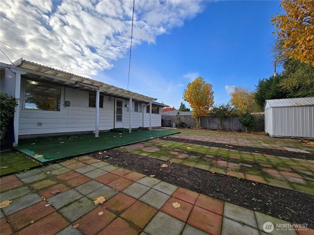 11144 Woodward Avenue S, Seattle, WA 98178