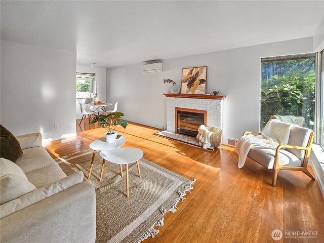 11144 Woodward Avenue S, Seattle, WA 98178